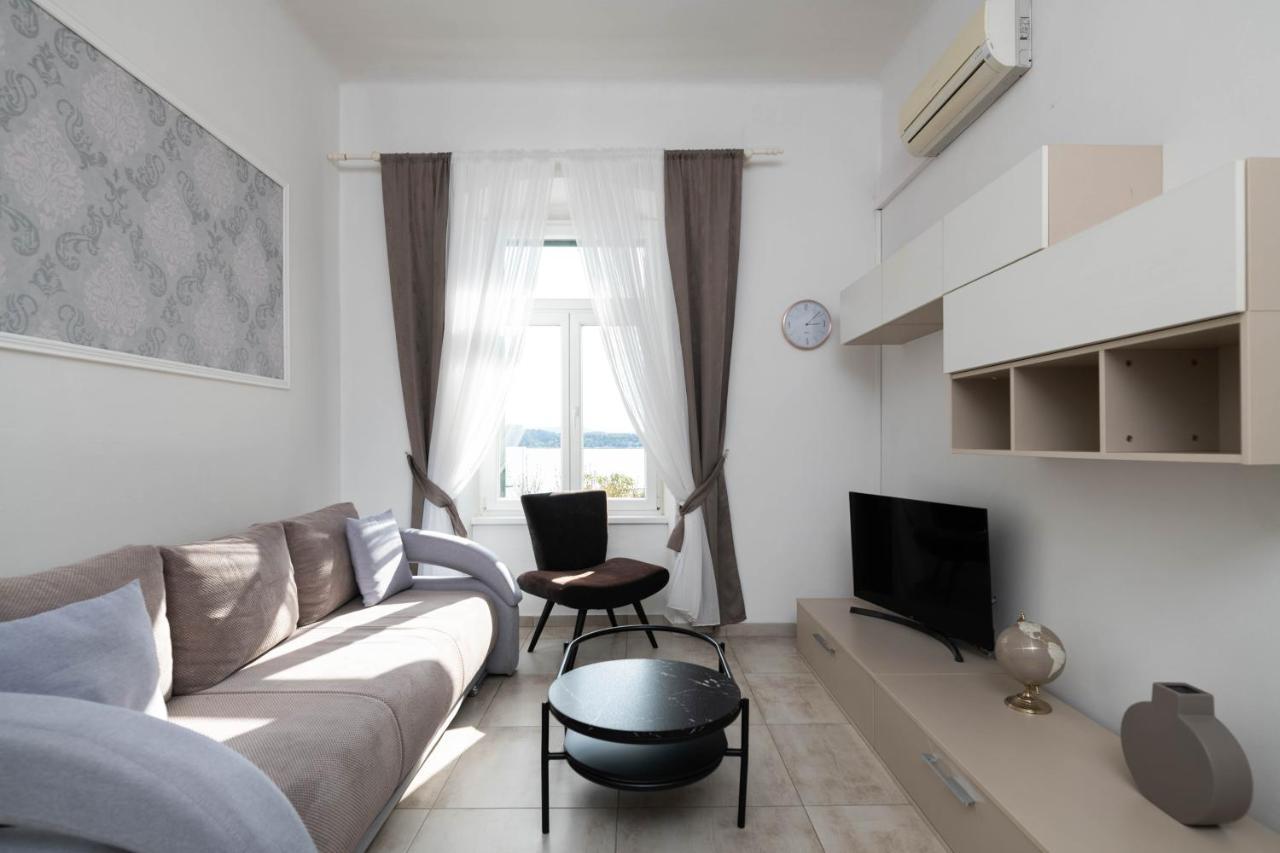 Apartment Val With Sea View Šibenik Exteriör bild
